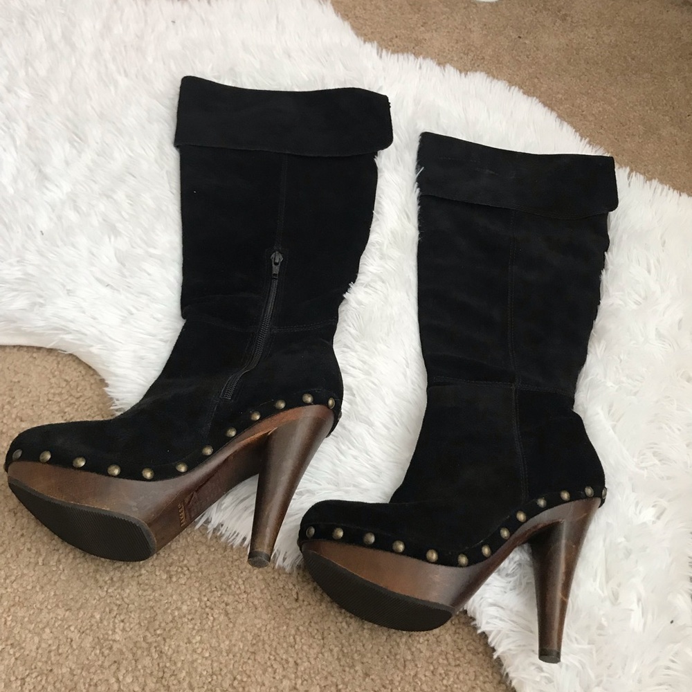 Knee boots